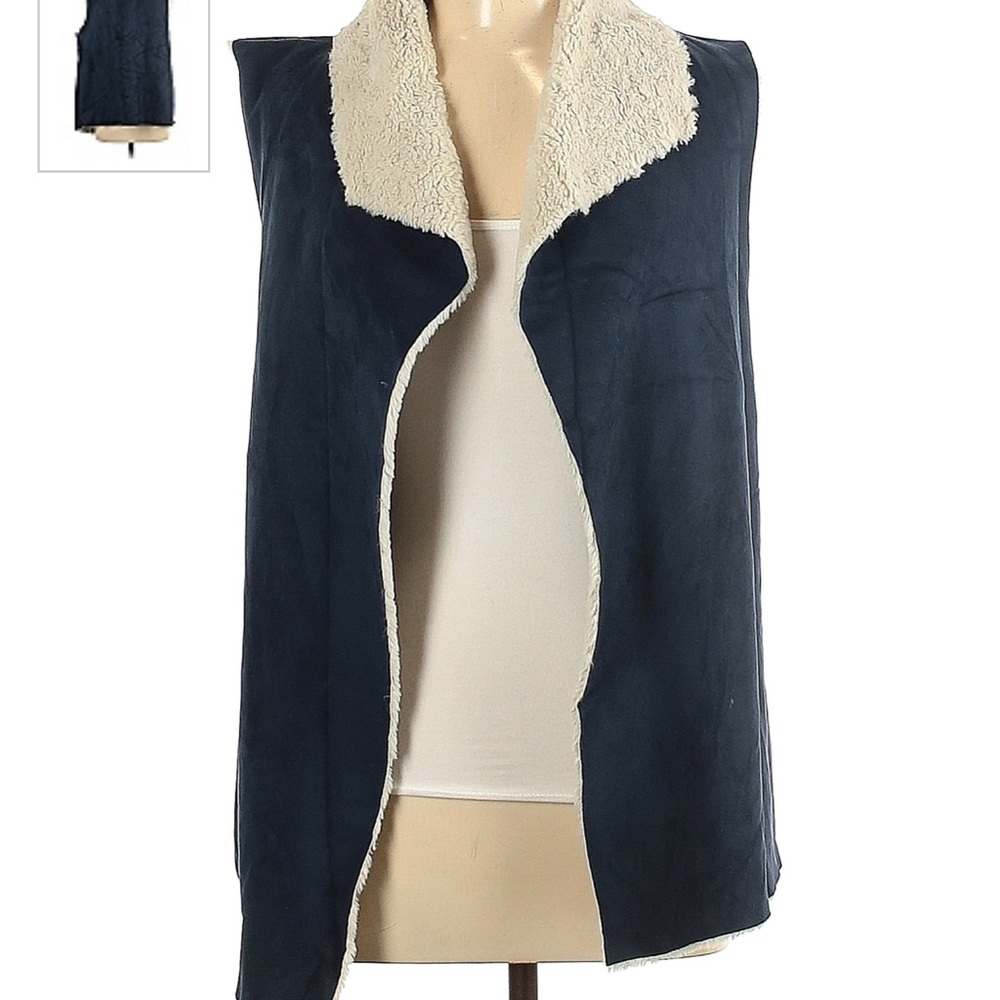 Ladies size medium, Madison & Lola brand vest gently used, super cute!!